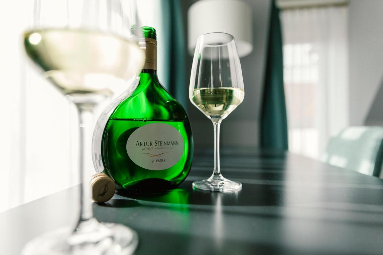 Weingut Pastoriushaus - Artur Steinmann Hotel ซอมเมอร์เฮาเซน ภายนอก รูปภาพ